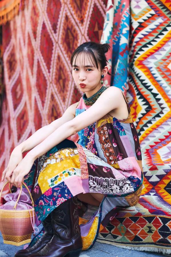 井桁弘恵  井桁弘恵《つかのま》写真：性感私房卧房与清新户外高挑美腿大片第65张图片