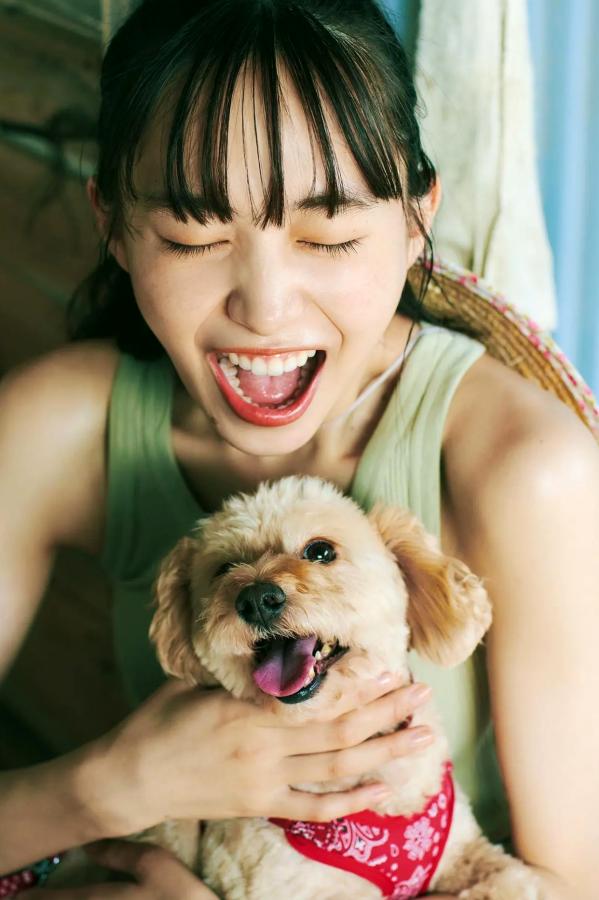 井桁弘恵  井桁弘恵《つかのま》写真：性感私房卧房与清新户外高挑美腿大片第95张图片