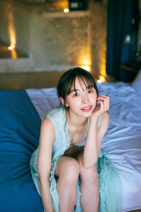 井桁弘恵  井桁弘恵《つかのま》写真：性感私房卧房与清新户外高挑美腿大片第99张图片