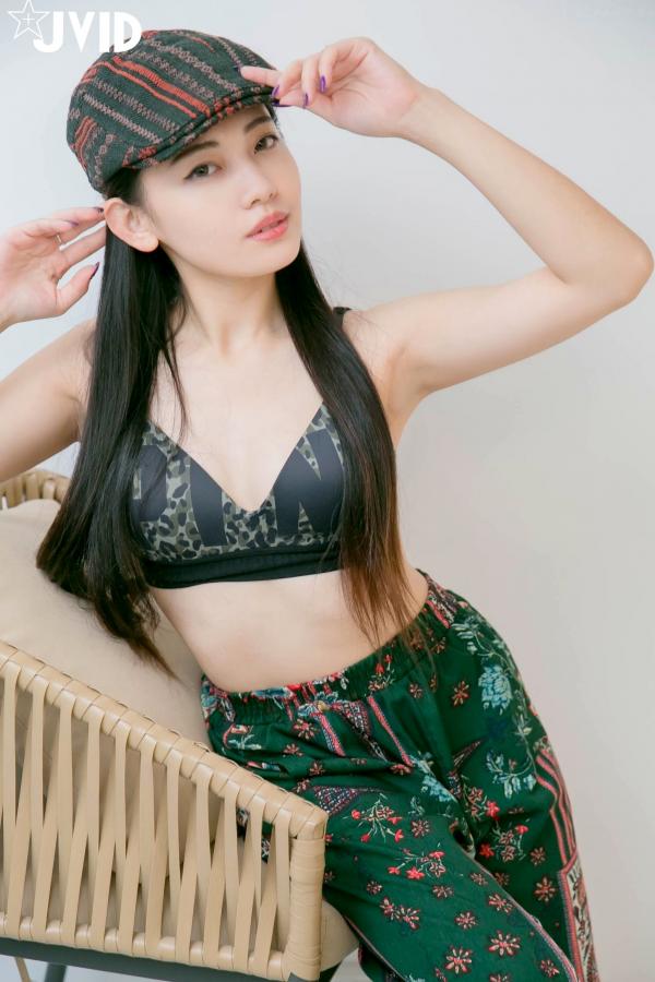 夏暮光 Sun咩咩  JVID-夏暮光-私底下穿著就讓人喜歡的性格美女_卧室极品私房大尺度写真_慵懒性感诱惑第3张图片