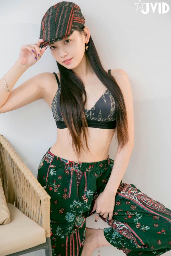 夏暮光 Sun咩咩  JVID-夏暮光-私底下穿著就讓人喜歡的性格美女_卧室极品私房大尺度写真_慵懒性感诱惑第8张图片