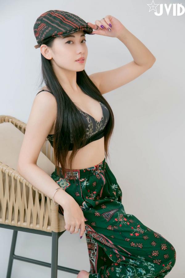 夏暮光 Sun咩咩  JVID-夏暮光-私底下穿著就讓人喜歡的性格美女_卧室极品私房大尺度写真_慵懒性感诱惑第10张图片