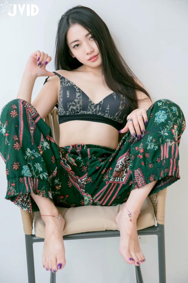 夏暮光 Sun咩咩  JVID-夏暮光-私底下穿著就讓人喜歡的性格美女_卧室极品私房大尺度写真_慵懒性感诱惑第14张图片