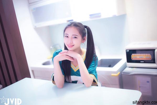 夏暮光 Sun咩咩  JVID-夏暮光-清纯双马尾卧室私房写真-运动内衣纯欲诱惑-传说中感乳萝莉美女-2022.02.09第19张图片