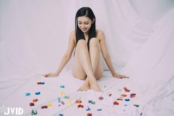 夏暮光 Sun咩咩  JVID-夏暮光《老師-教教我好嗎》月刊写真23：绝美身材与个性纹身，艺术光影下的诱惑教师角色扮演，大尺度私房写真集第17张图片
