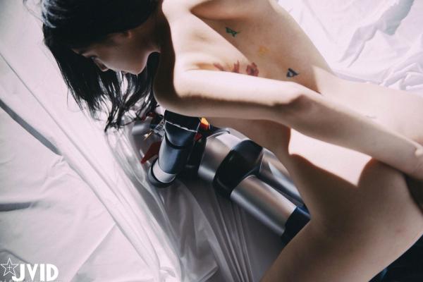 夏暮光 Sun咩咩  JVID-夏暮光《老師-教教我好嗎》月刊写真23：绝美身材与个性纹身，艺术光影下的诱惑教师角色扮演，大尺度私房写真集第30张图片