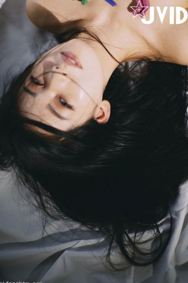 夏暮光 Sun咩咩  JVID-夏暮光《老師-教教我好嗎》月刊写真23：绝美身材与个性纹身，艺术光影下的诱惑教师角色扮演，大尺度私房写真集第46张图片