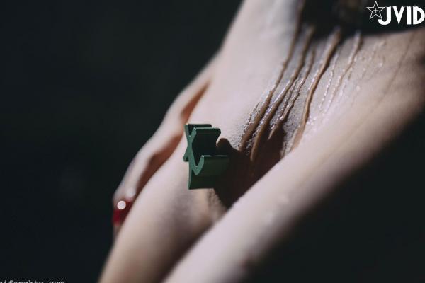 夏暮光 Sun咩咩  JVID-夏暮光《老師-教教我好嗎》月刊写真23：绝美身材与个性纹身，艺术光影下的诱惑教师角色扮演，大尺度私房写真集第48张图片