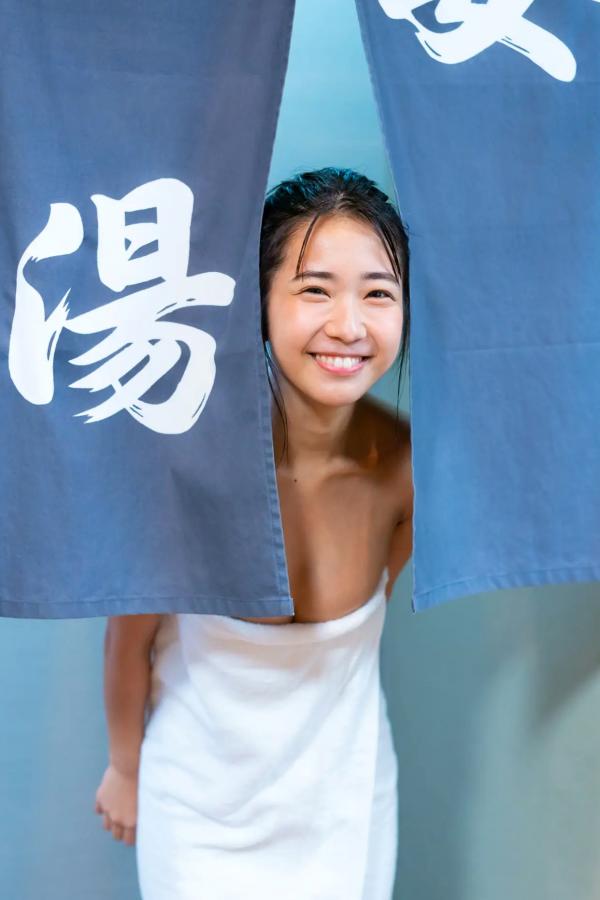 天羽希純 天羽希纯 天羽希純 - 钱汤玩耍日系清纯性感写真 黑色泳衣甜美治愈第48张图片