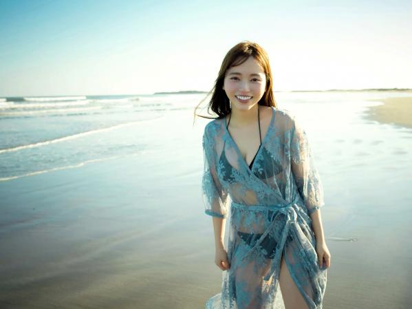 小室さやか 小室清佳  小室さやか - 海を見たくて (想看海) 绝美比基尼写真，元气甜美与火辣曲线的完美碰撞，海边与居家慵懒风格集锦第27张图片
