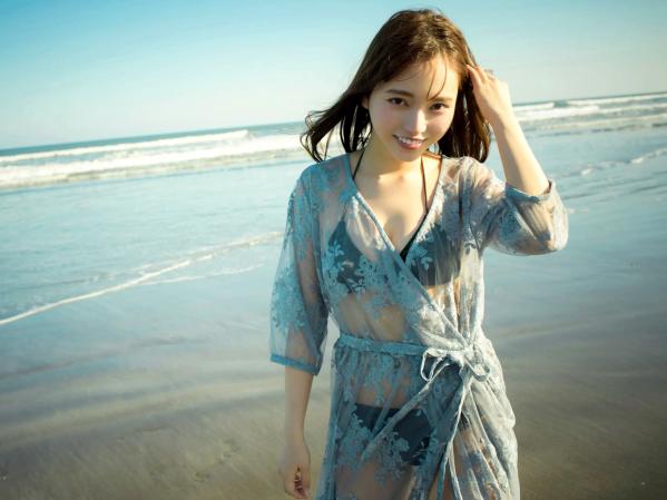 小室さやか 小室清佳  小室さやか - 海を見たくて (想看海) 绝美比基尼写真，元气甜美与火辣曲线的完美碰撞，海边与居家慵懒风格集锦第28张图片