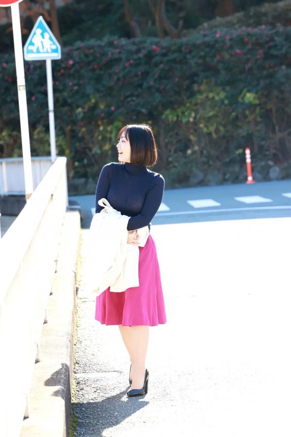 花咲ひより  花咲ひより - 令和最強の巨乳 vol.1 日本清纯美少女户外街拍与私房性感写真第23张图片
