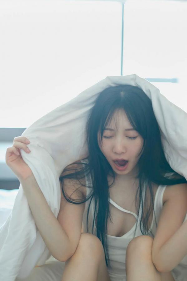 横野すみれ  横野すみれ《続?No One》性感写真：街拍清新与泳池湿身内衣秀第50张图片