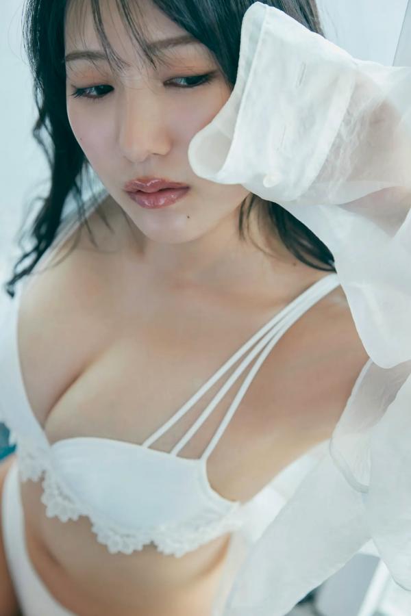 横野すみれ  横野すみれ《続?No One》性感写真：街拍清新与泳池湿身内衣秀第58张图片