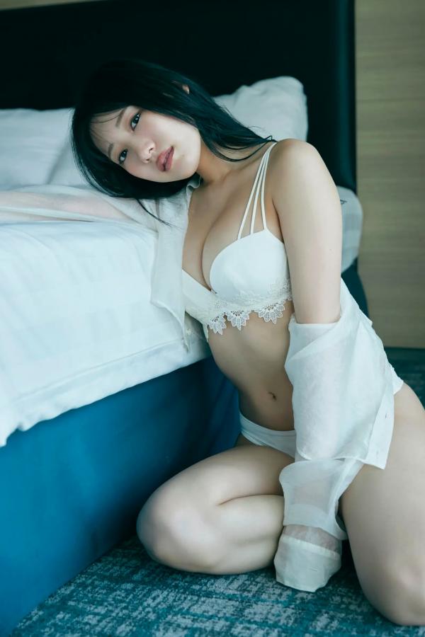 横野すみれ  横野すみれ《続?No One》性感写真：街拍清新与泳池湿身内衣秀第59张图片