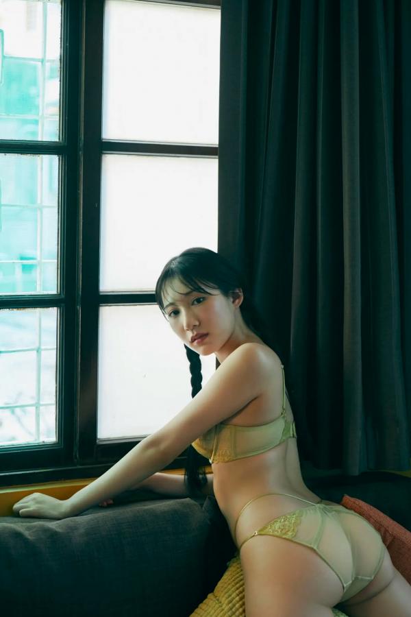 横野すみれ  横野すみれ《続?No One》性感写真：街拍清新与泳池湿身内衣秀第96张图片
