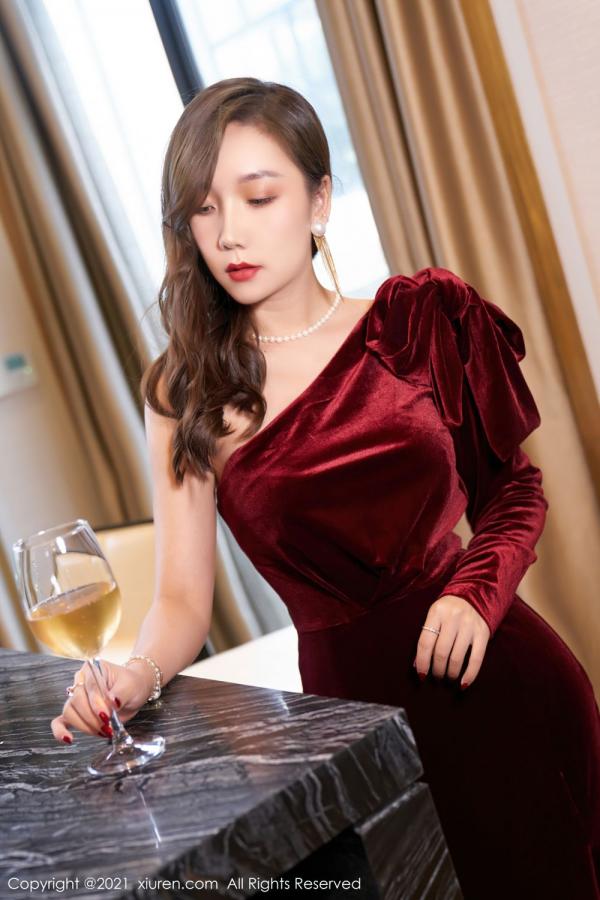小乔  御姐模特艾静香 猩红华丽的礼裙第11张图片
