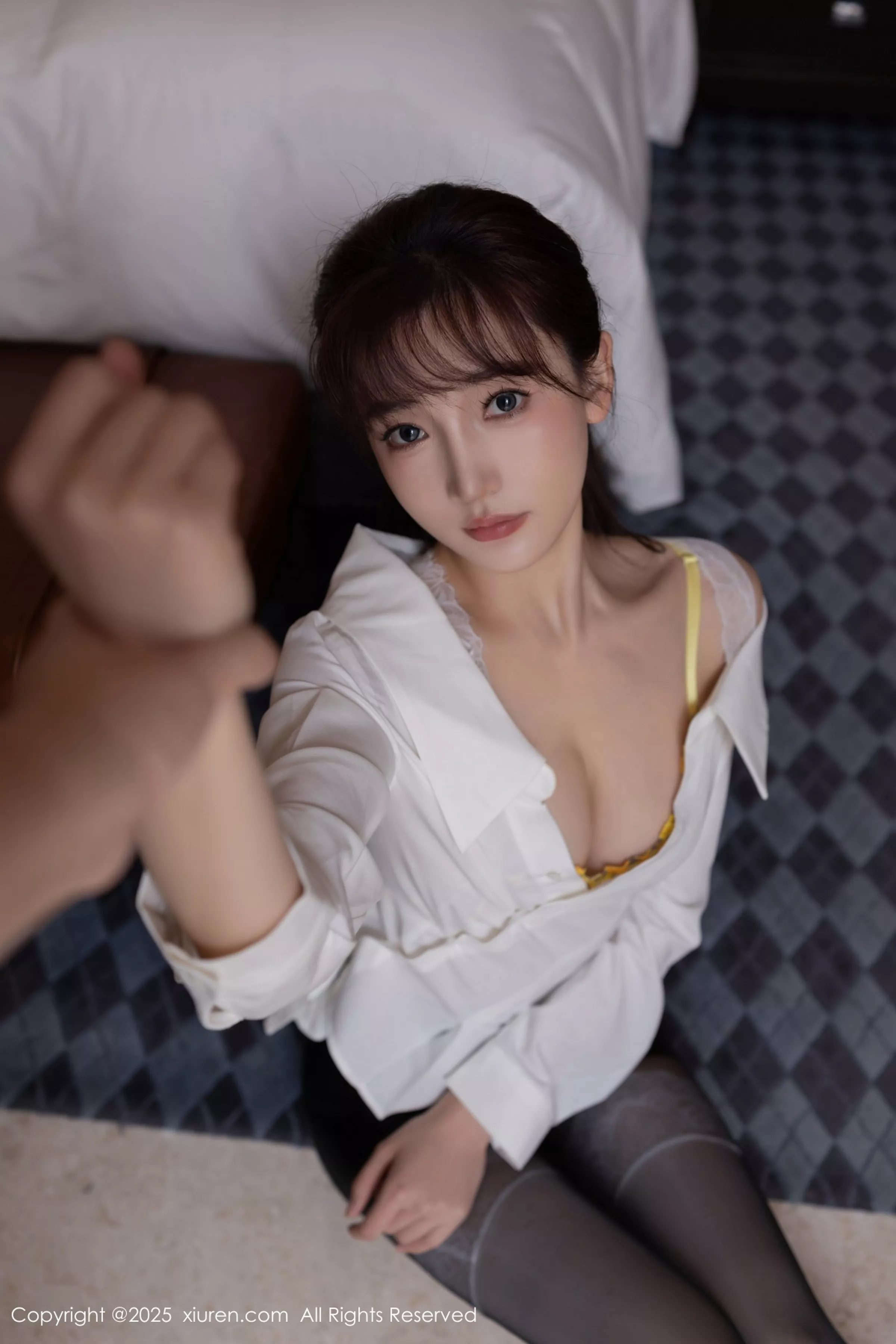 陆萱萱  [XiuRen]高清写真图 2025.04.17 No.10166 陆萱萱 白色衬衫第18张图片