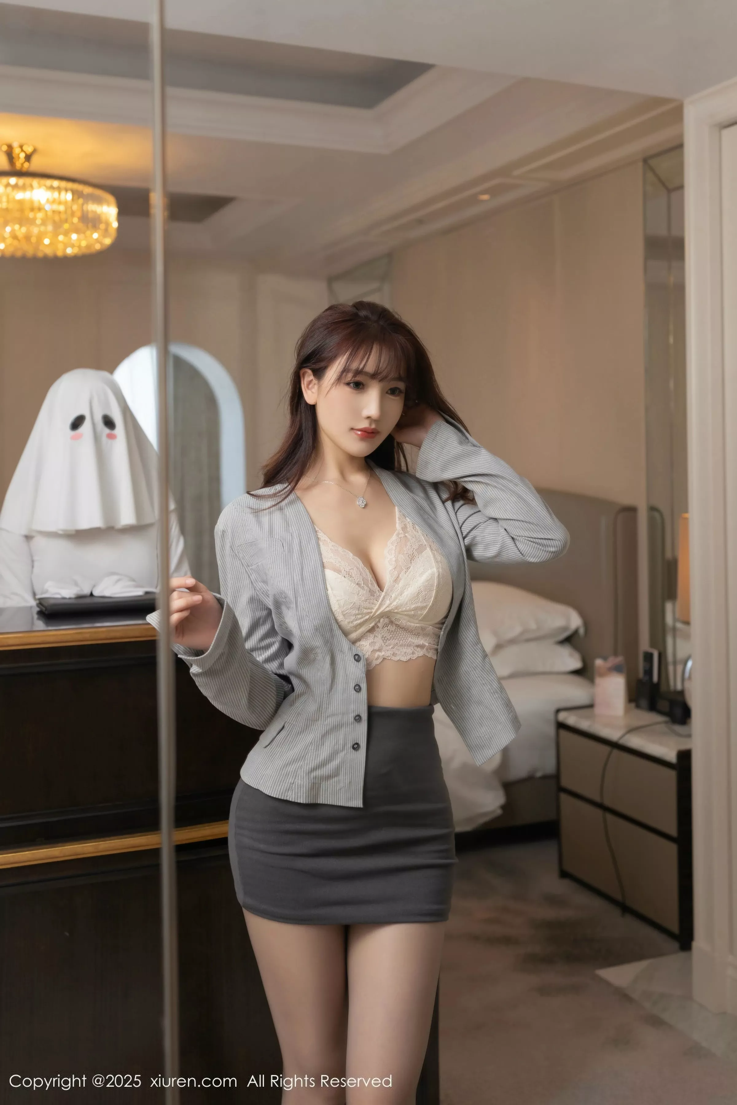 陆萱萱  [XiuRen]高清写真图 2025.05.15 No.10282 陆萱萱 撩人心怀第16张图片