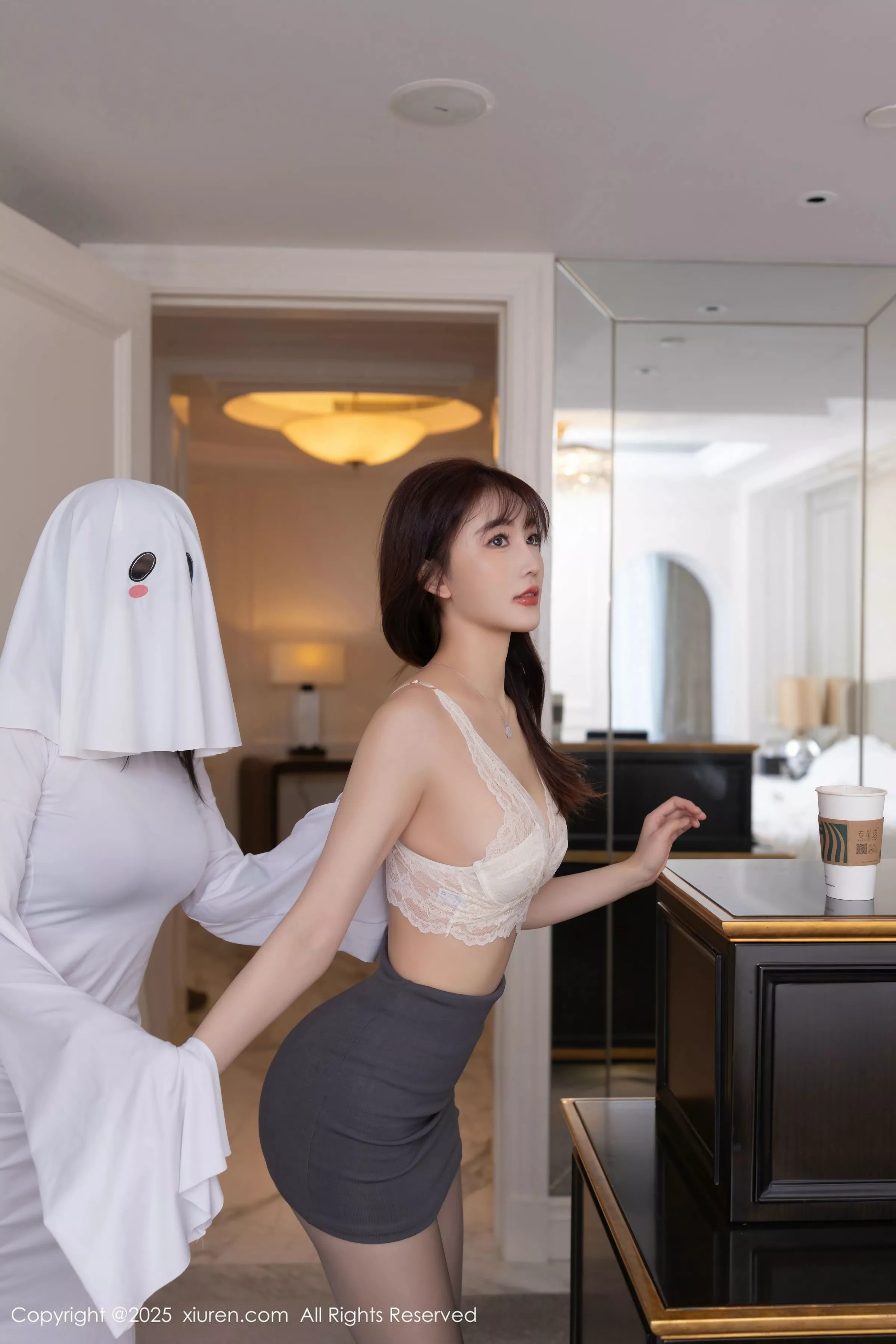 陆萱萱  [XiuRen]高清写真图 2025.05.15 No.10282 陆萱萱 撩人心怀第19张图片