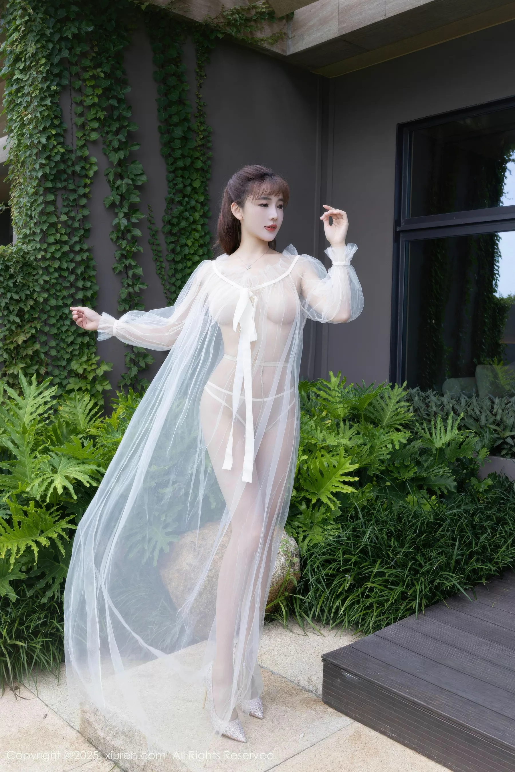 陆萱萱  [XiuRen]高清写真图 2025.10.23 No.10903 陆萱萱 轻透白纱第1张图片