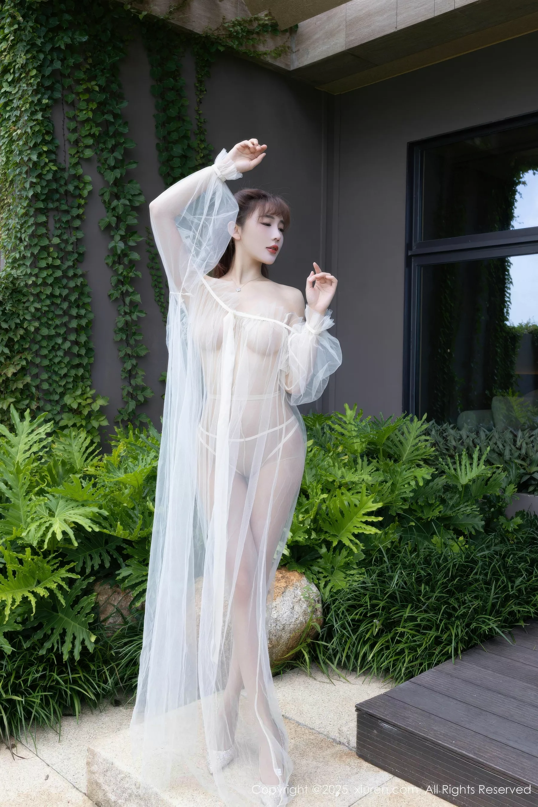 陆萱萱  [XiuRen]高清写真图 2025.10.23 No.10903 陆萱萱 轻透白纱第4张图片