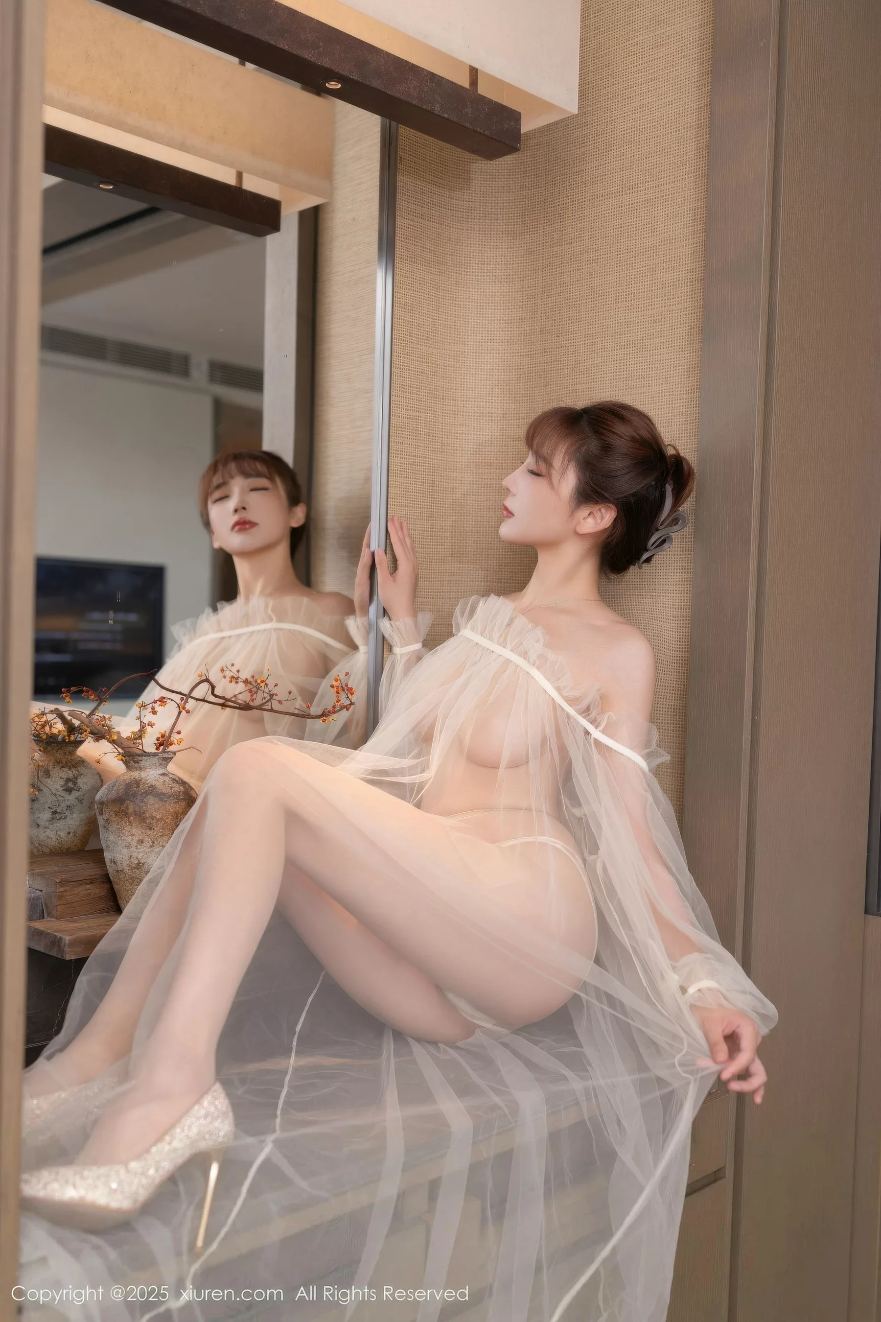 陆萱萱  [XiuRen]高清写真图 2025.10.23 No.10903 陆萱萱 轻透白纱第33张图片