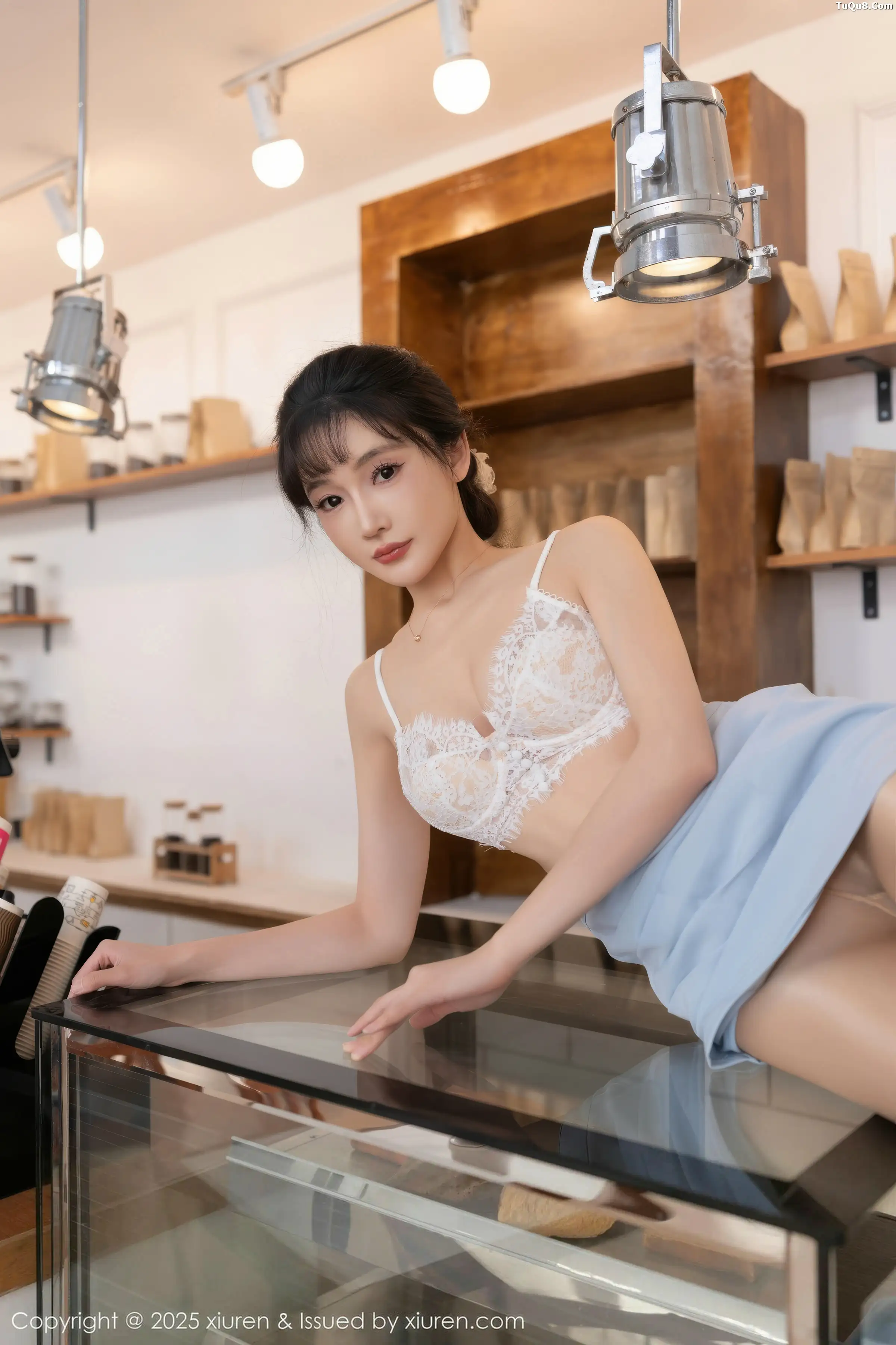 陆萱萱  [XiuRen]高清写真图 2025.12.25 No.11159 陆萱萱 蕾丝内衣第18张图片