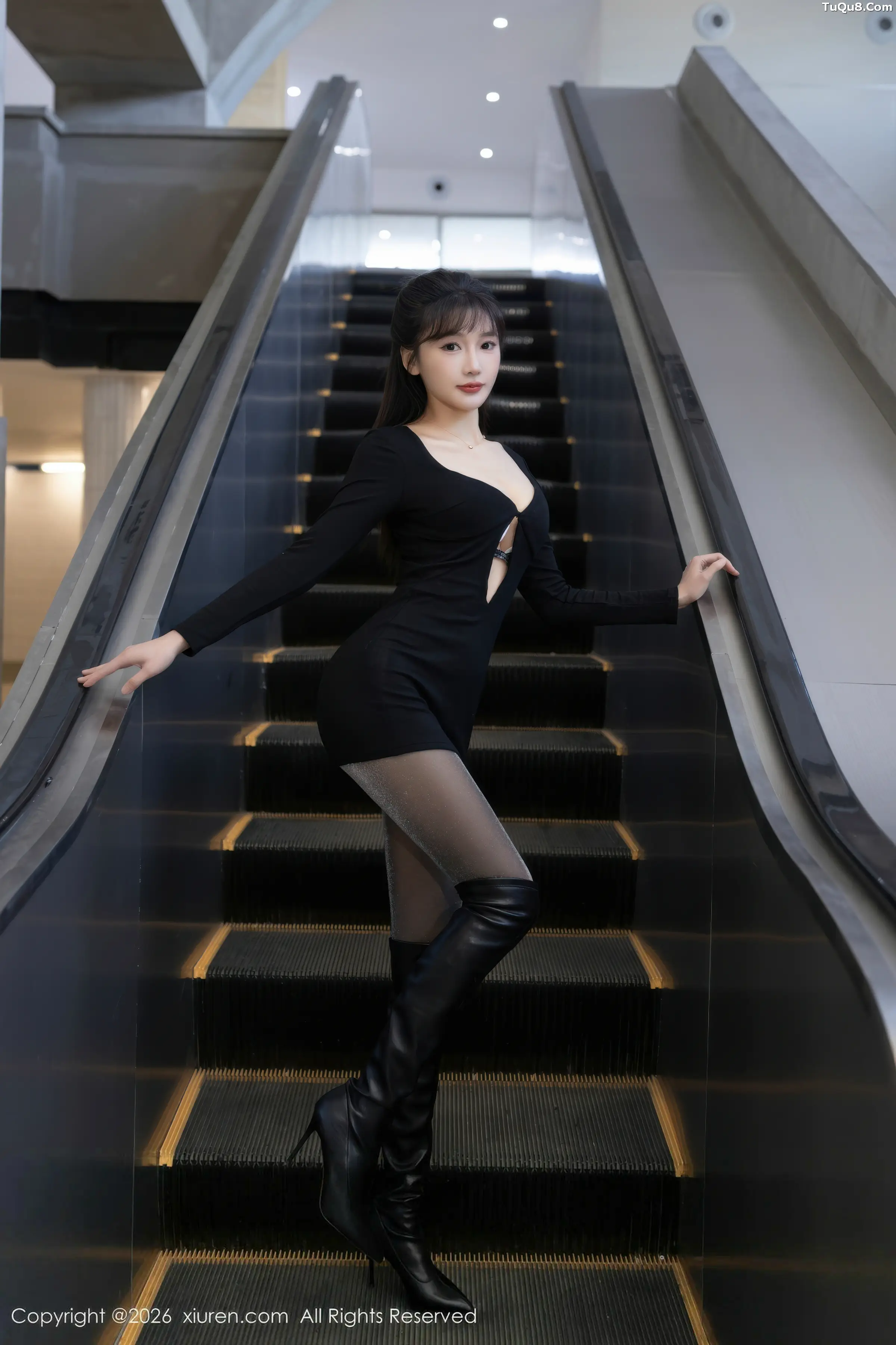 陆萱萱  [XiuRen]高清写真图 2026.01.15 No.11236 陆萱萱 超薄黑丝第1张图片