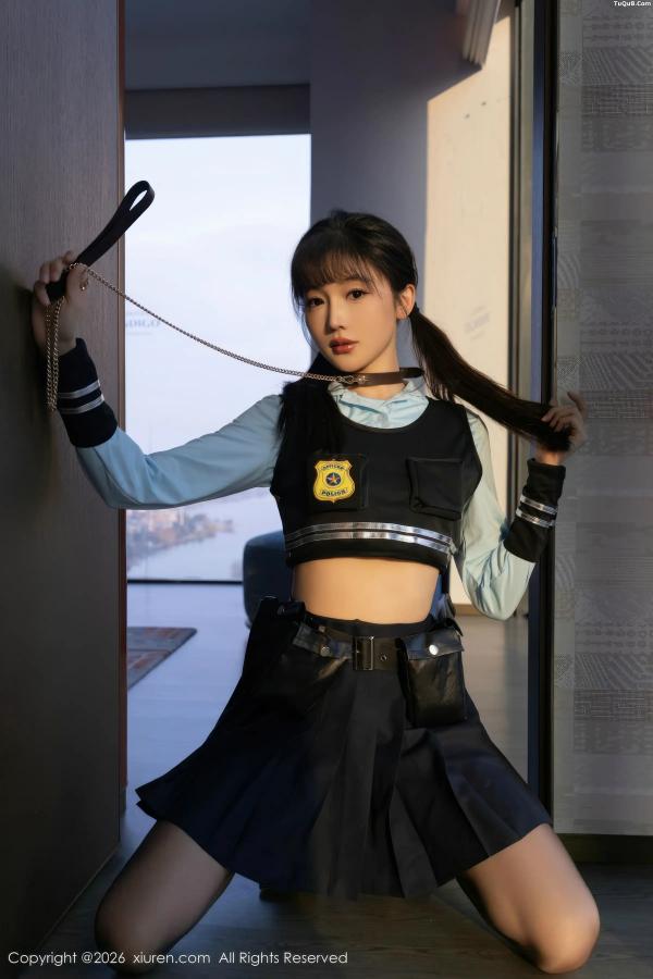 陆萱萱  [XiuRen]高清写真图 2026.01.08 No.11209 陆萱萱 性感制服第9张图片