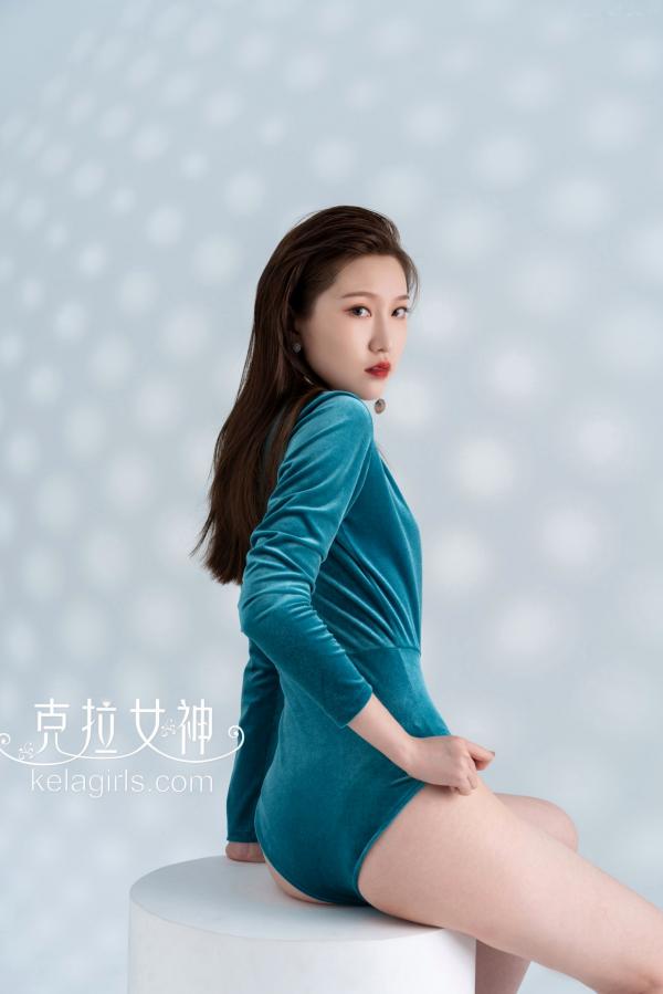 芊芊   KelaGirls克拉女神：芊芊《时尚与性感》高冷私房写真，绸缎质感与丝绒诱惑，极品骨感美女极致视觉盛宴第5张图片