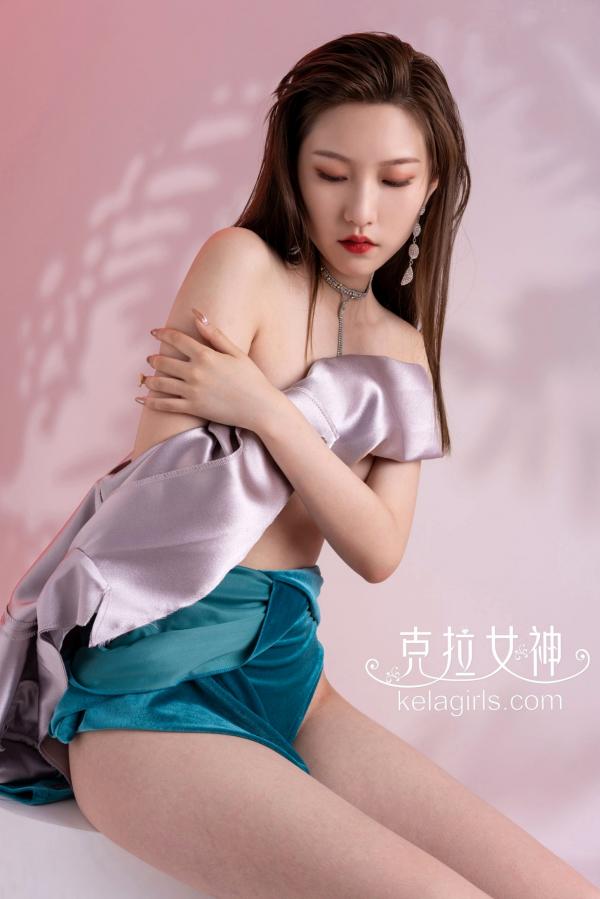 芊芊   KelaGirls克拉女神：芊芊《时尚与性感》高冷私房写真，绸缎质感与丝绒诱惑，极品骨感美女极致视觉盛宴第19张图片