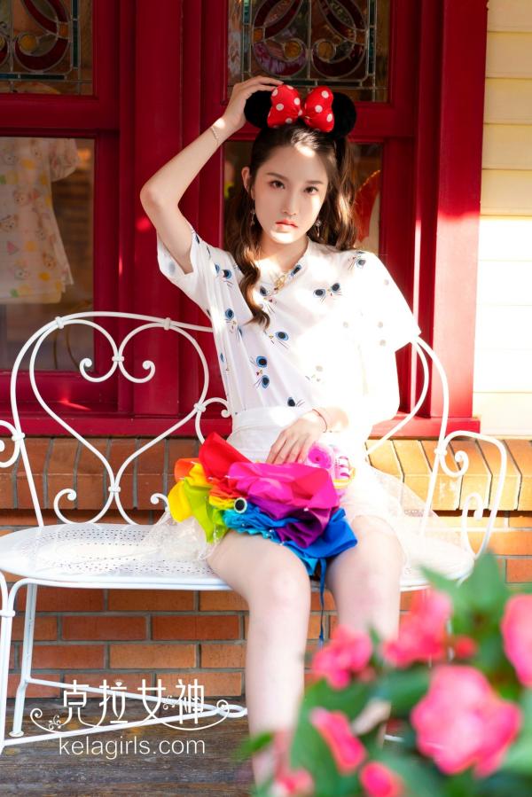 芊芊   KelaGirls克拉女神-芊芊-《梦幻迪士尼》清纯萌系元气少女户外旅拍第35张图片