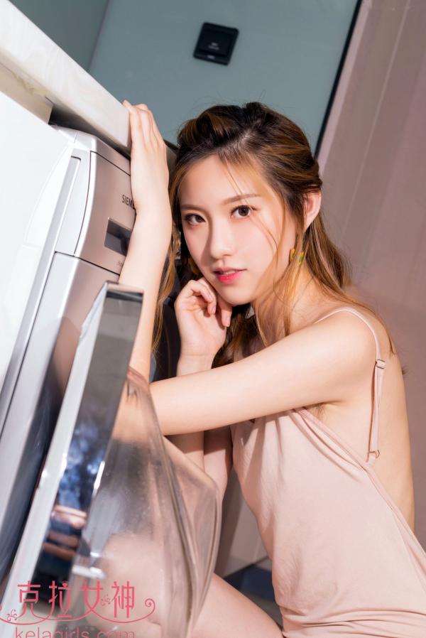 芊芊   KelaGirls克拉女神-芊芊《左家娇女》：清纯吊带裙私房写真，尽显冷艳白嫩肌肤与极致诱惑第22张图片