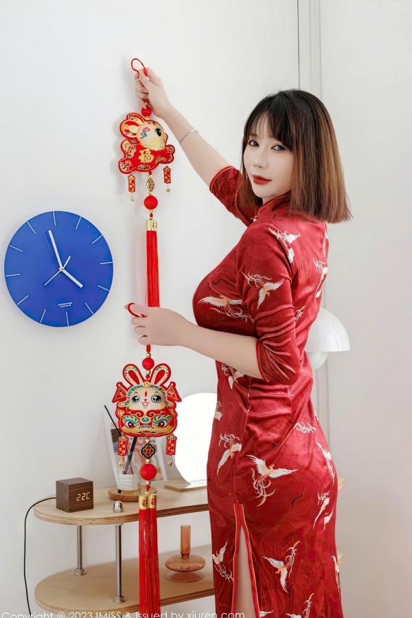 陈赞之   IMiss爱蜜社-716-陈赞之：红色蕾丝内衣与丝绸睡袍私房写真，火辣身材尽显极致家居诱惑第2张图片