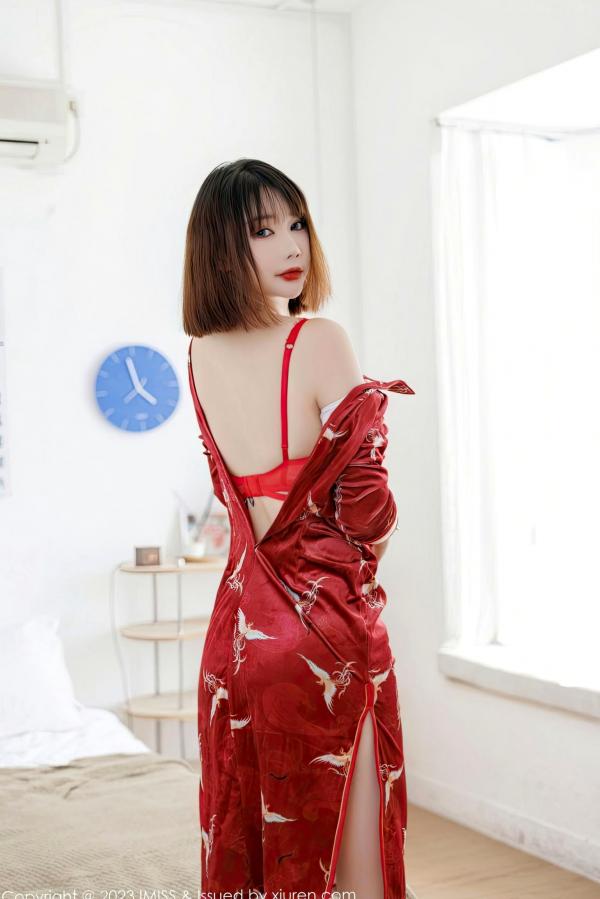 陈赞之   IMiss爱蜜社-716-陈赞之：红色蕾丝内衣与丝绸睡袍私房写真，火辣身材尽显极致家居诱惑第16张图片