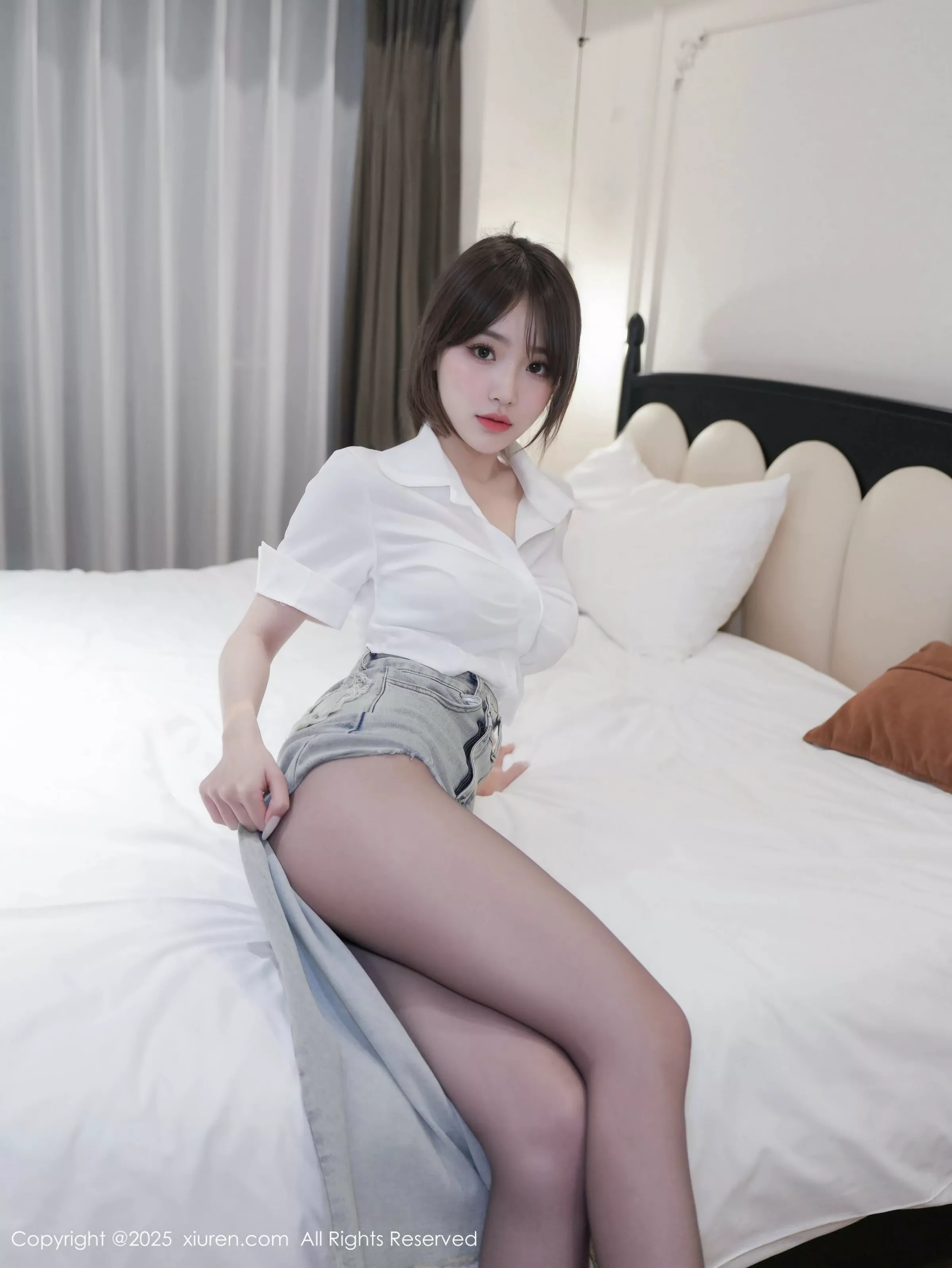 汁汁  [XiuRen]高清写真图 2025.05.19 No.10294 汁汁 魅惑黑丝第13张图片