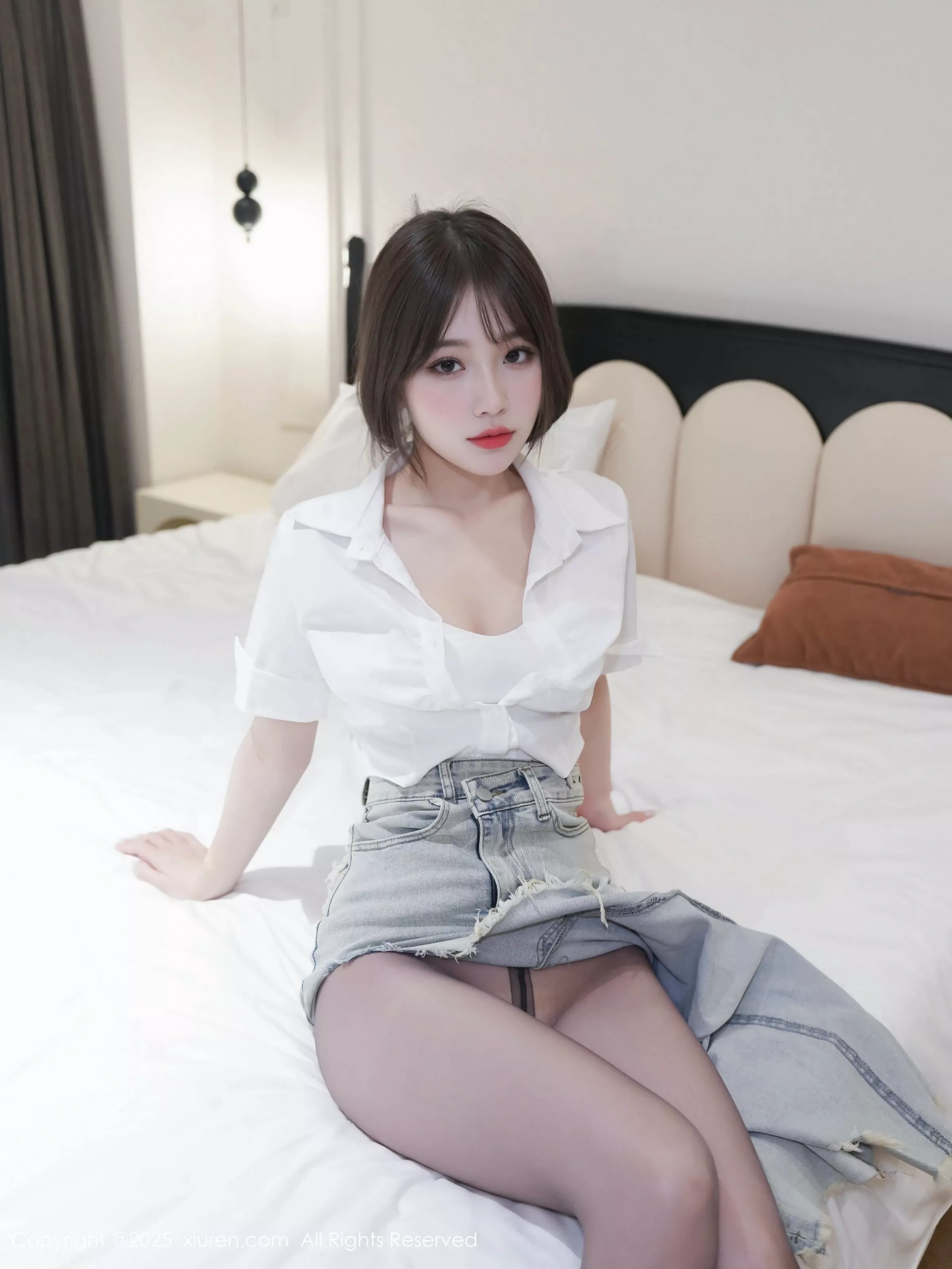 汁汁  [XiuRen]高清写真图 2025.05.19 No.10294 汁汁 魅惑黑丝第21张图片