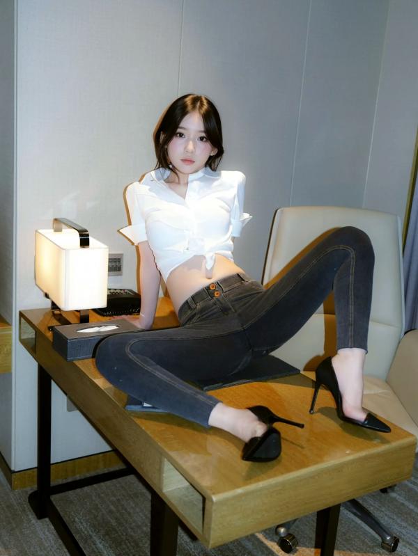 汁汁   汁汁 - 实习期女秘书，职场OL制服与私房内衣双重诱惑 [87P]第45张图片