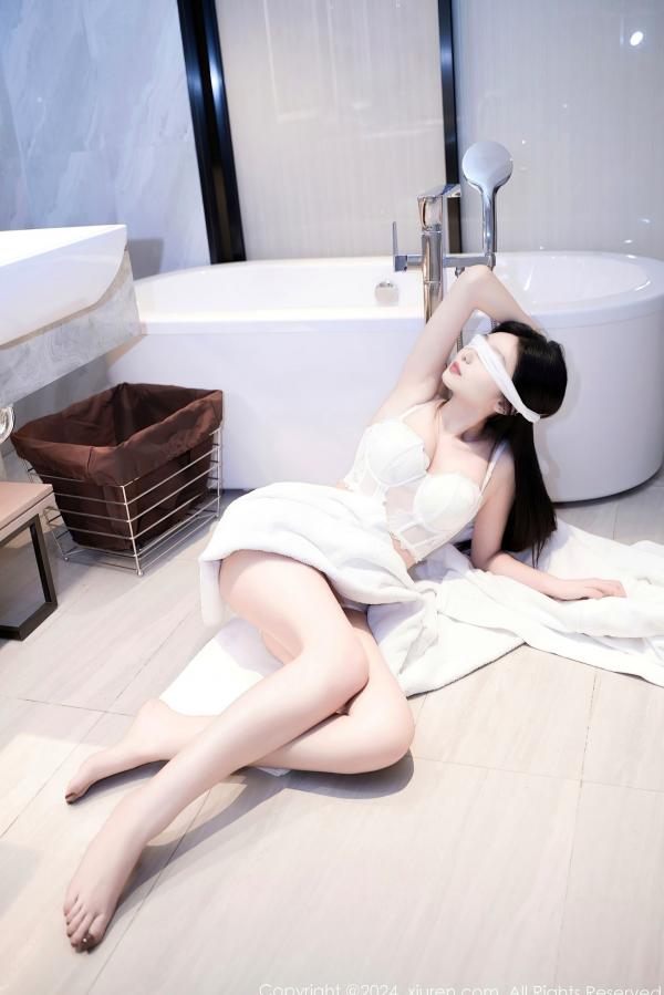 安琪Yee   XiuRen秀人网-7960-安琪Yee-纯欲私房大片，白丝穿搭与白色蕾丝内衣的极致诱惑-2024.01.15第50张图片