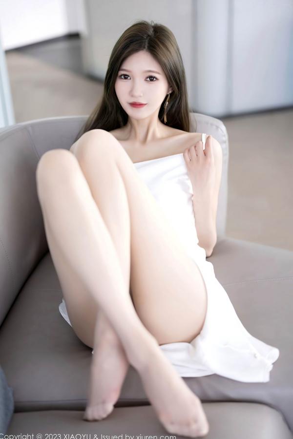 程程程   XiaoYu语画界-1050-程程程-清纯气质女神演绎淡粉肚兜古风与简约白裙室内写真第27张图片
