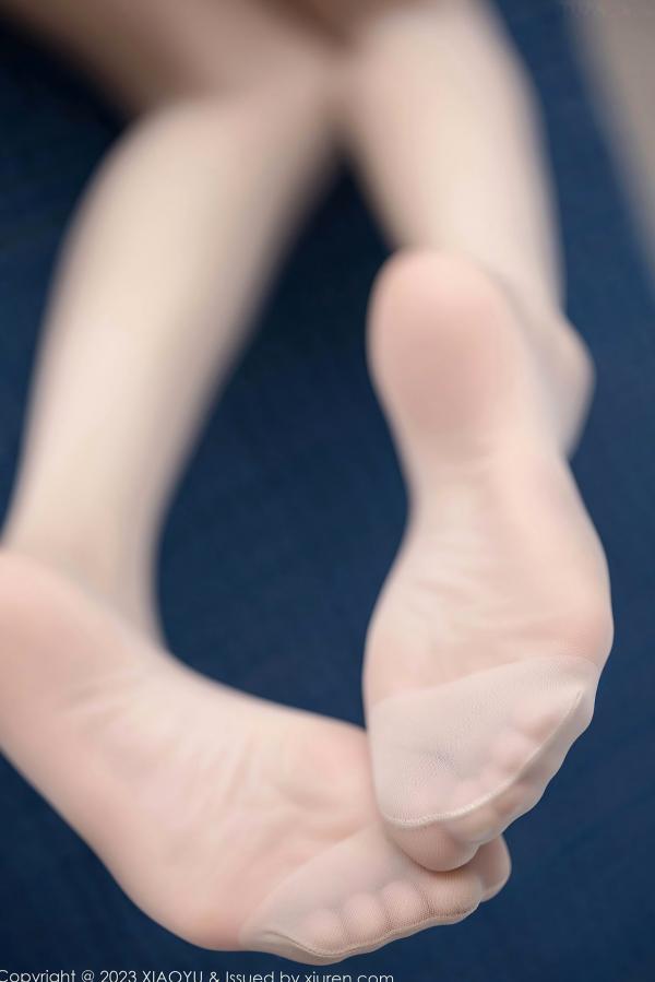 程程程   XiaoYu语画界-1050-程程程-清纯气质女神演绎淡粉肚兜古风与简约白裙室内写真第49张图片