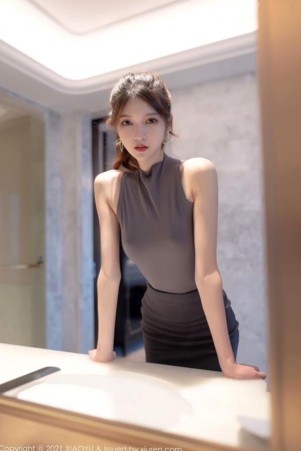 程程程   XiaoYu语画界：程程程典雅都市OL风，身穿极致包臀裙搭配柔美肉丝，尽显职场女神气质与丝袜诱惑美感第13张图片