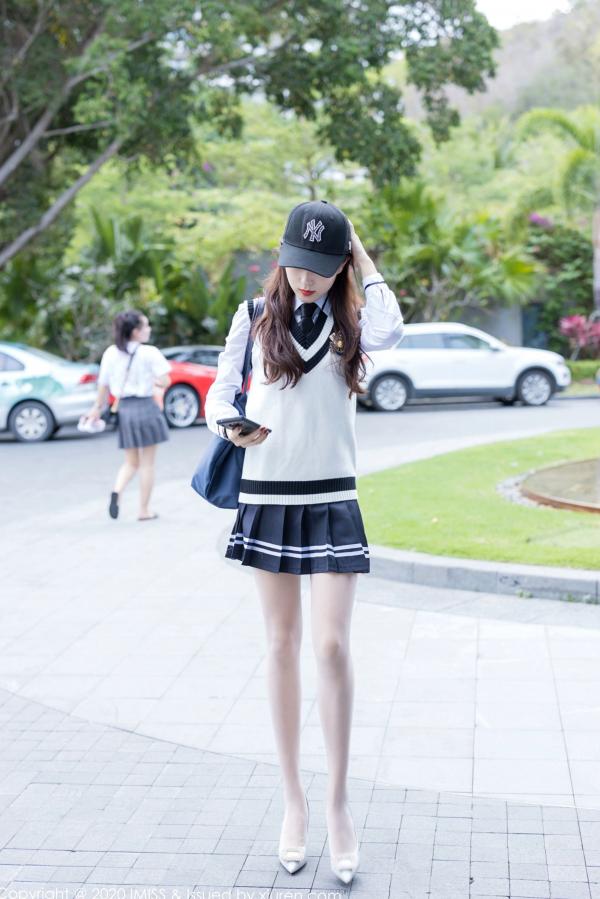 杨紫嫣   IMiss爱蜜社-467-杨紫嫣-学院风制服私房-白色丝袜长腿-酒店场景诱惑第3张图片