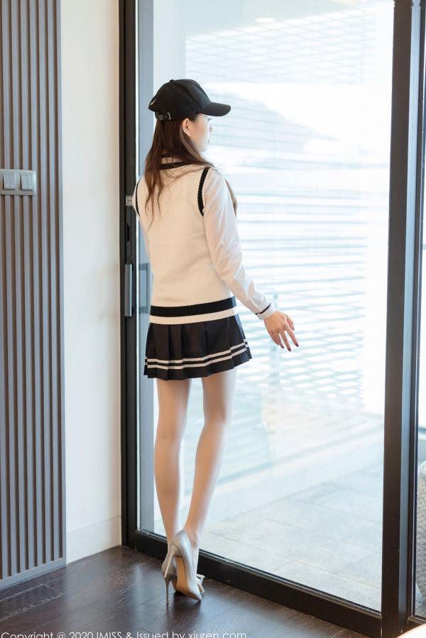 杨紫嫣   IMiss爱蜜社-467-杨紫嫣-学院风制服私房-白色丝袜长腿-酒店场景诱惑第15张图片