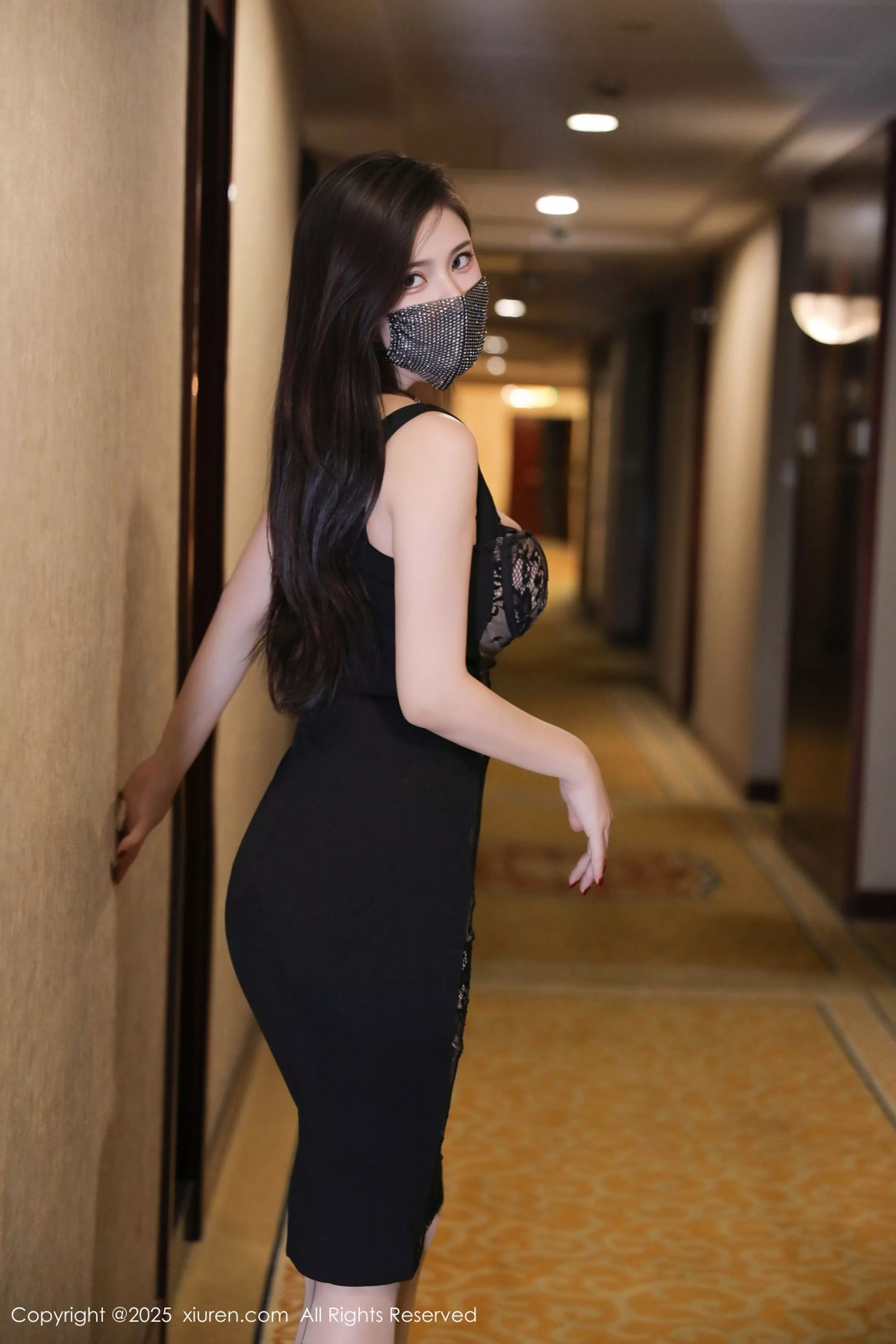 小蛮妖  [XiuRen]高清写真图 2025.04.21 No.10177 小蛮妖Yummy 马来西亚旅拍第1张图片