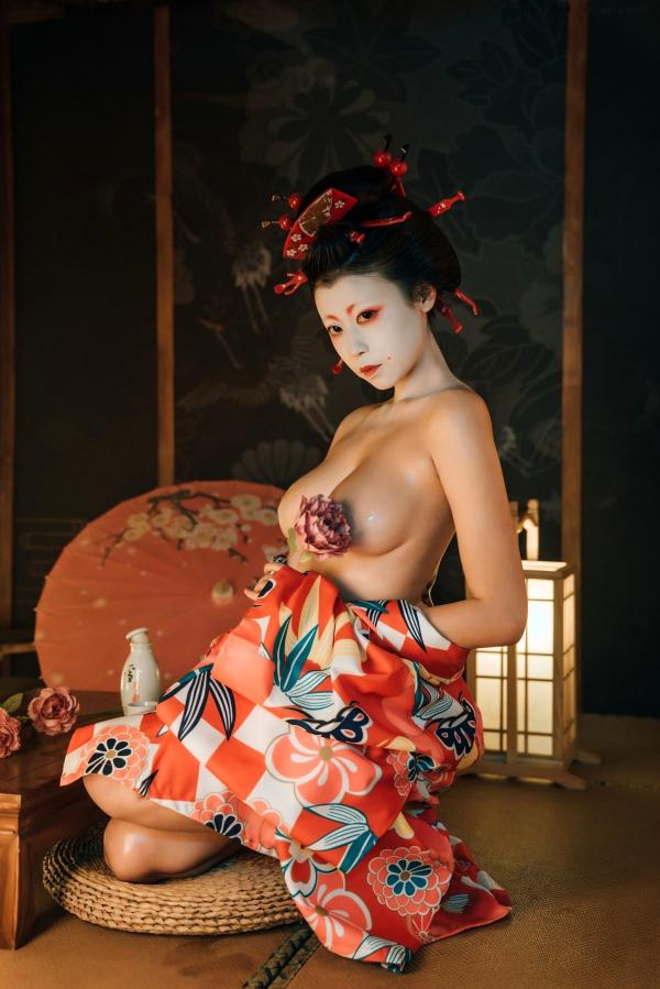 奈汐酱nice 奈汐酱  奈汐酱nice-艺妓回忆录：和风樱花下的绝美艺妓妆，背部与腿部唯美纹身，极致诱惑写真第5张图片