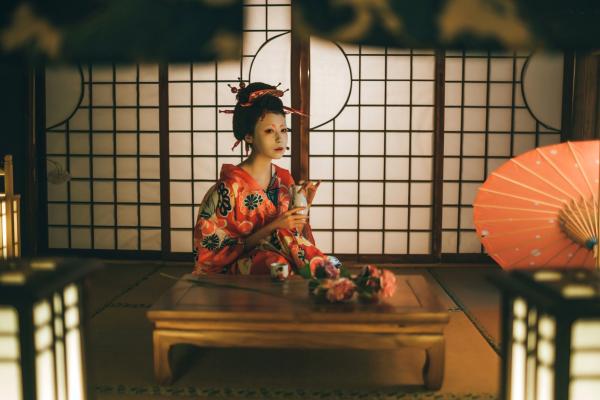 奈汐酱nice 奈汐酱  奈汐酱nice-艺妓回忆录：和风樱花下的绝美艺妓妆，背部与腿部唯美纹身，极致诱惑写真第33张图片