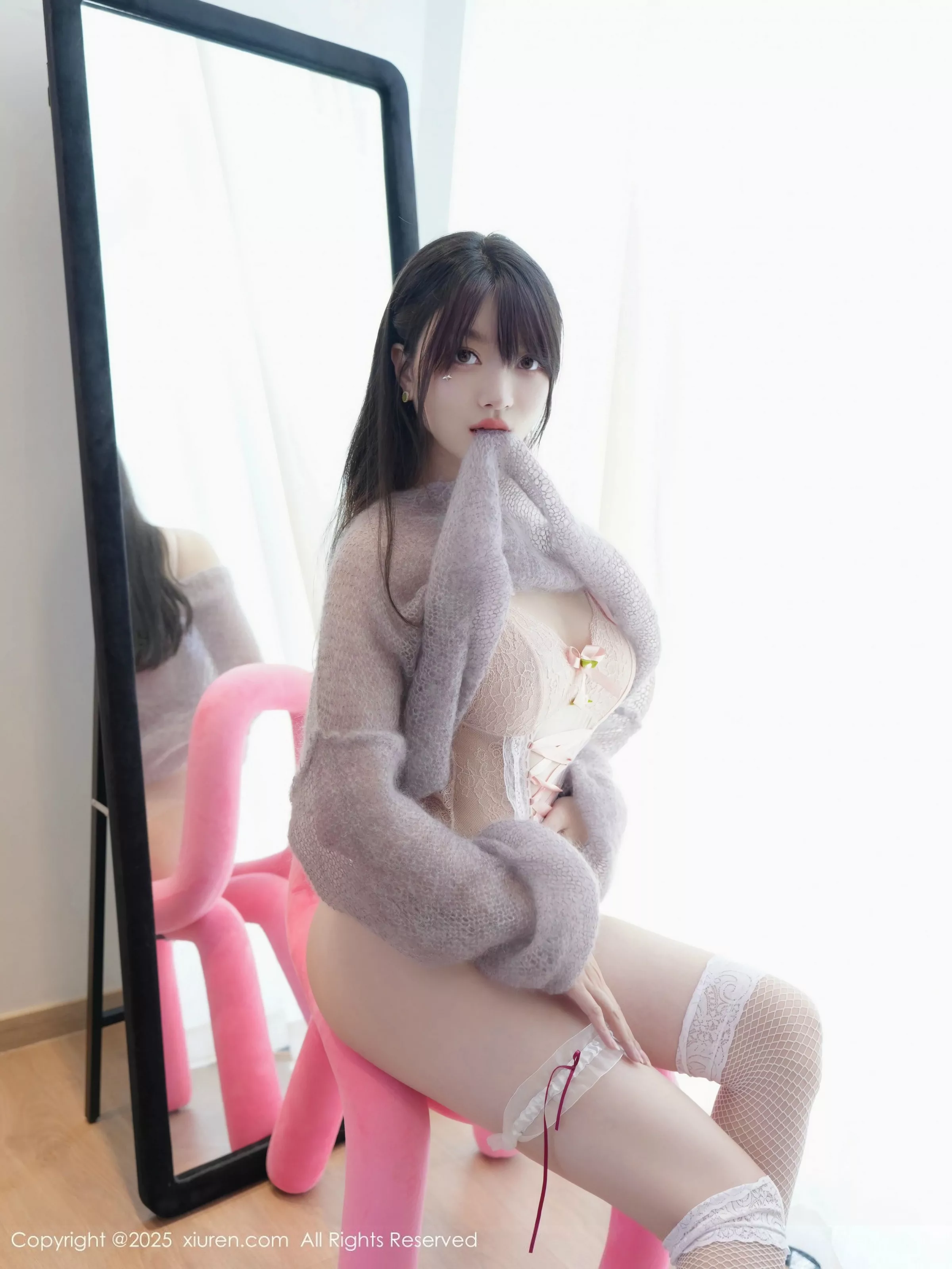 白露小猪  [XiuRen]高清写真图 2025.06.16 No.10416 白露lulu 粉色情趣第24张图片