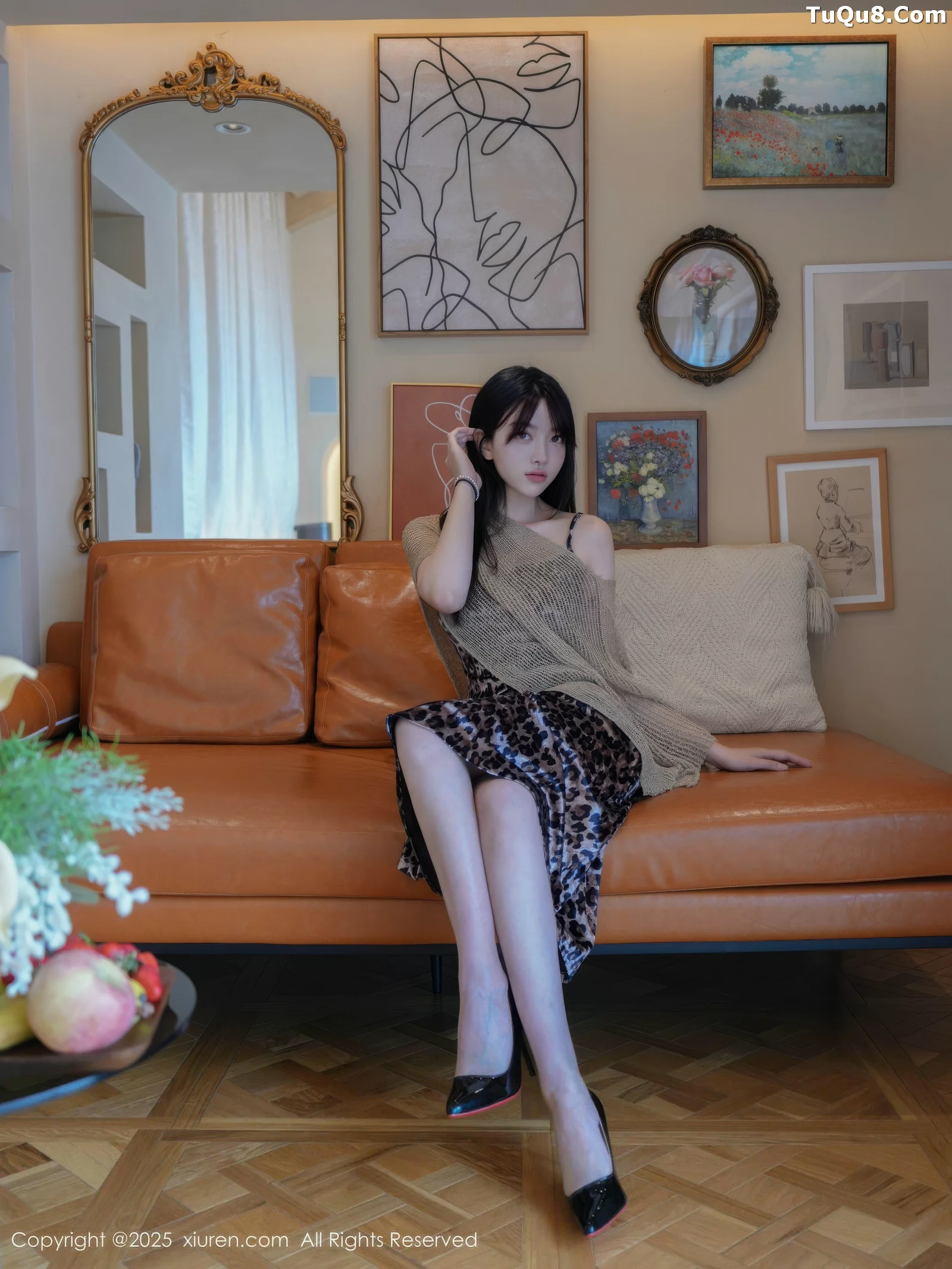 白露小猪  [XiuRen]高清写真图 2025.08.27 No.10698 白露lulu 黑白色比基尼第6张图片